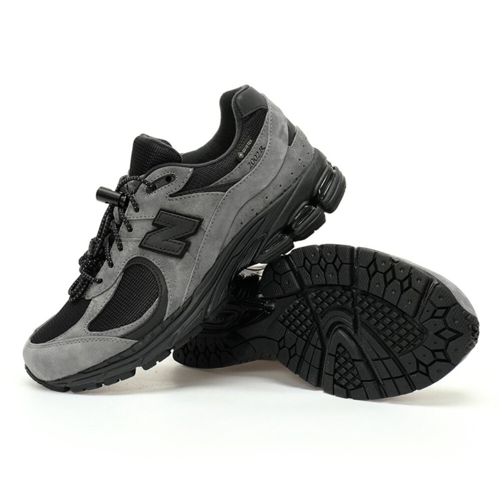 New Balance 2002r Gtx Series Outdoor Performance Running Shoes, Black